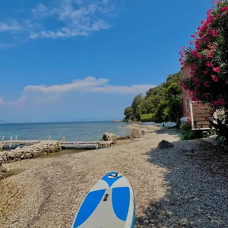 Kohyli Beachfront House Ferienhaus *