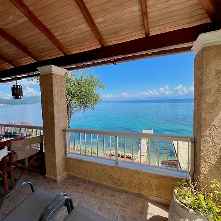 Ferienhaus Kohyli Beachfront House *