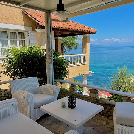 Kohyli Beachfront House Ferienhaus